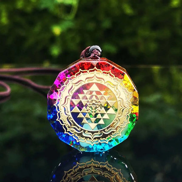 Round Geometric Orgonite Pendant