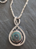 Fashion Crystal Teardrop Swirl Snap Necklace